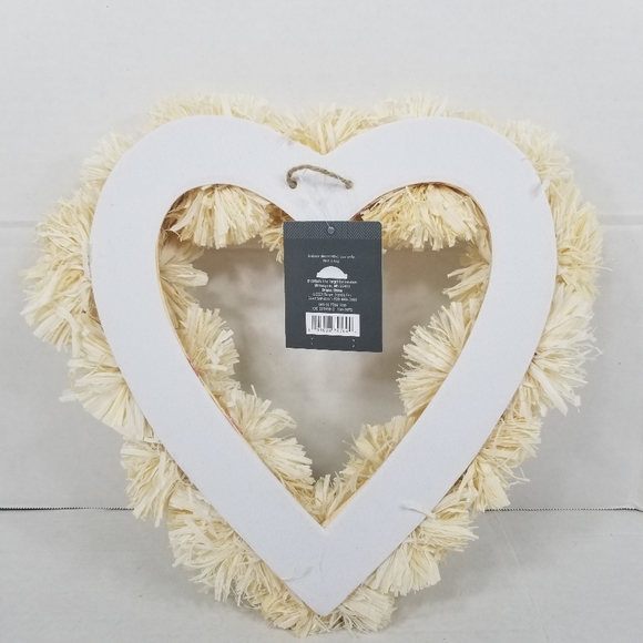 New Threshold Natural Raffia Heart Wreath BOHO Rustic Farmhouse Valentine's Day - Picture 3 of 4